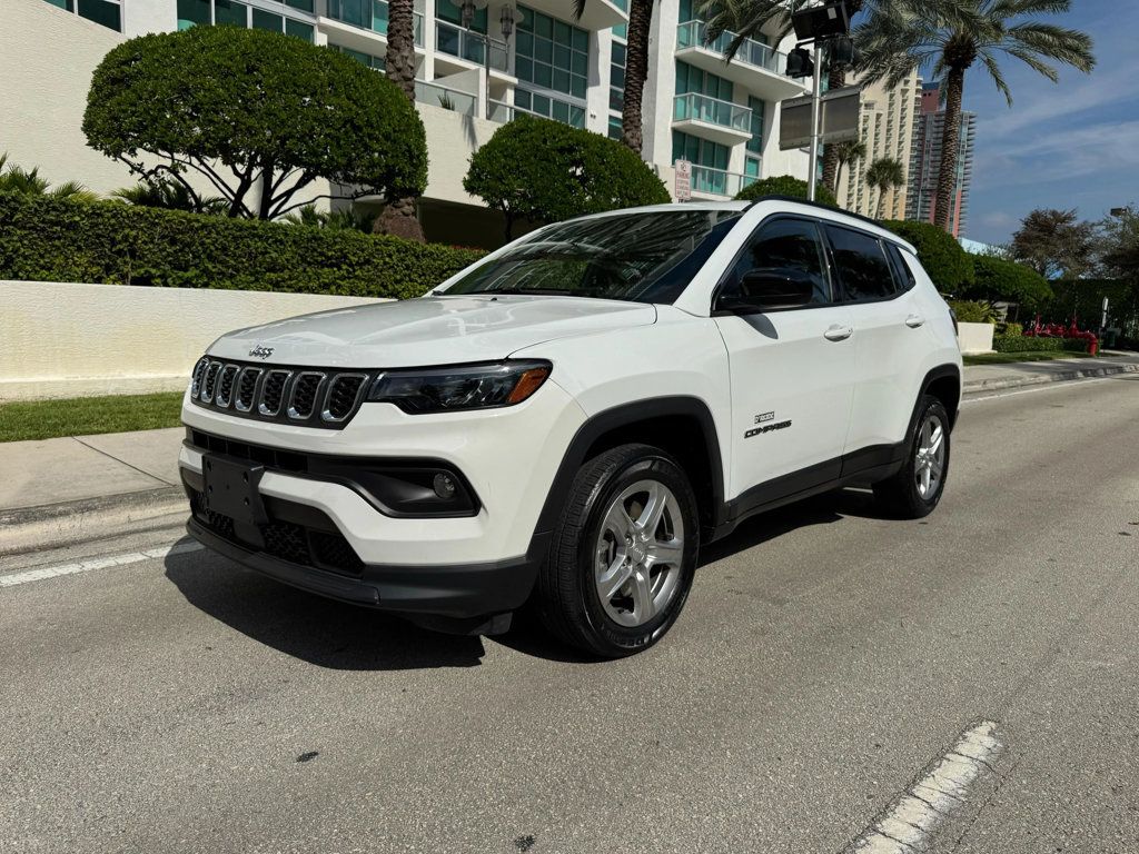 2024 Jeep Compass Latitude 4x4 - 22944650 - 3