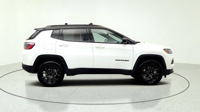 2024 Jeep Compass Latitude 4x4 Altitude Special Edition w/ Convenience Group - 23068938 - 3