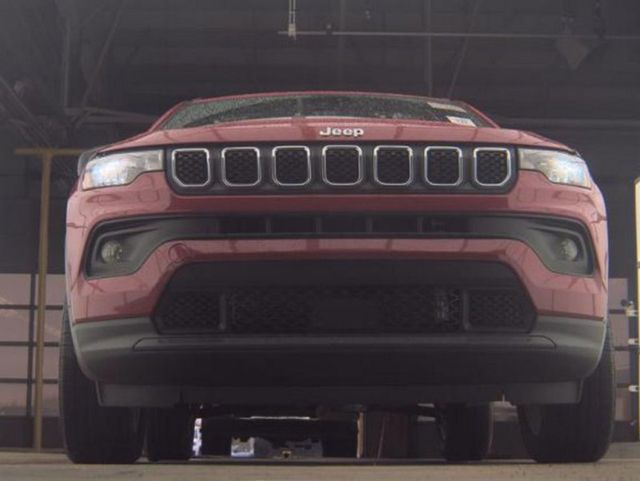 2024 Jeep Compass Latitude Lux - 23036979 - 3
