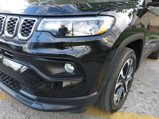 2024 Jeep Compass Latitude Lux 4x4 - 23086317 - 38
