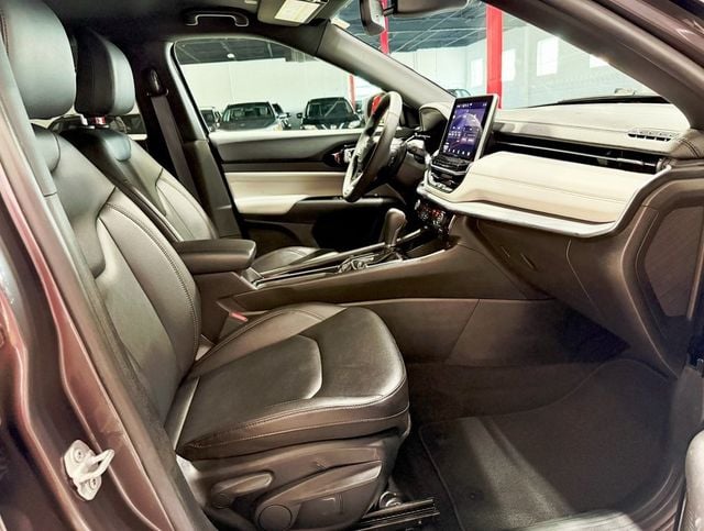 2024 Jeep Compass Limited photo 33