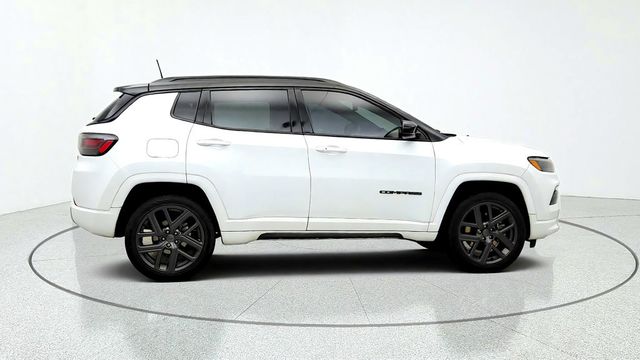2024 Jeep Compass Limited 4x4 w/ High Altitude Pkg, Pano Sunroof & Alpine Audio - 23088821 - 3
