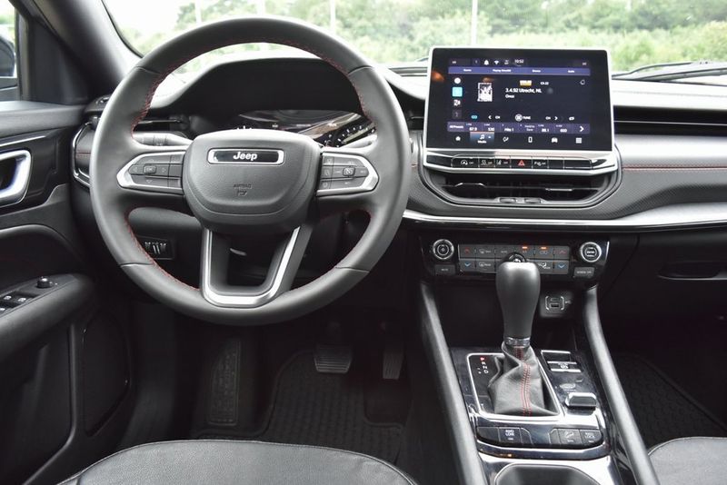 2024 Jeep Compass Trailhawk photo 15