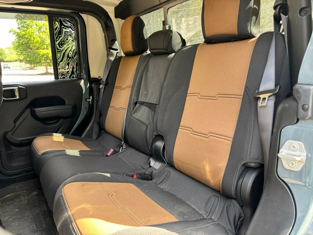 2024 Jeep Gladiator Sport photo 2