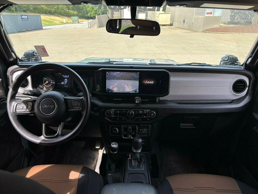 2024 Jeep Gladiator Sport photo 7