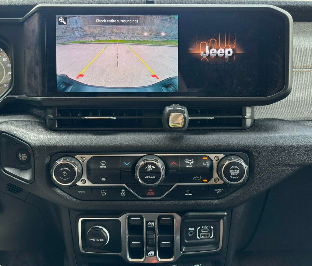 2024 Jeep Gladiator Sport photo 14