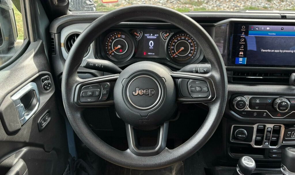 2024 Jeep Gladiator Sport photo 21