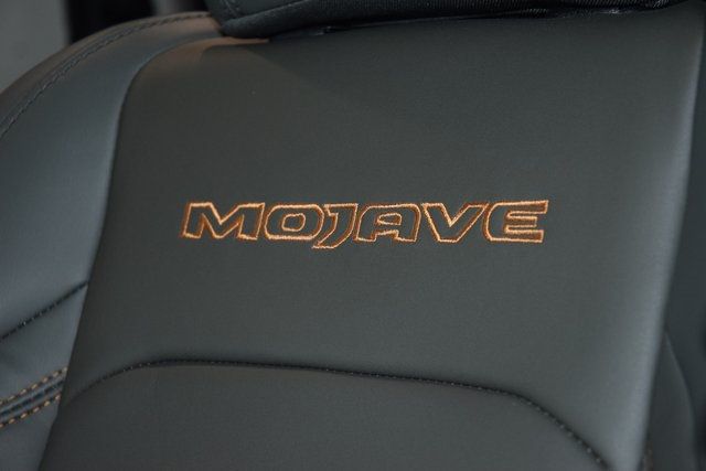 2024 Jeep Gladiator Mojave - 22870959 - 39