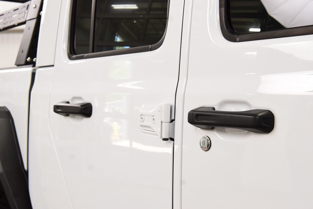 2024 Jeep Gladiator Nighthawk - 22995360 - 17