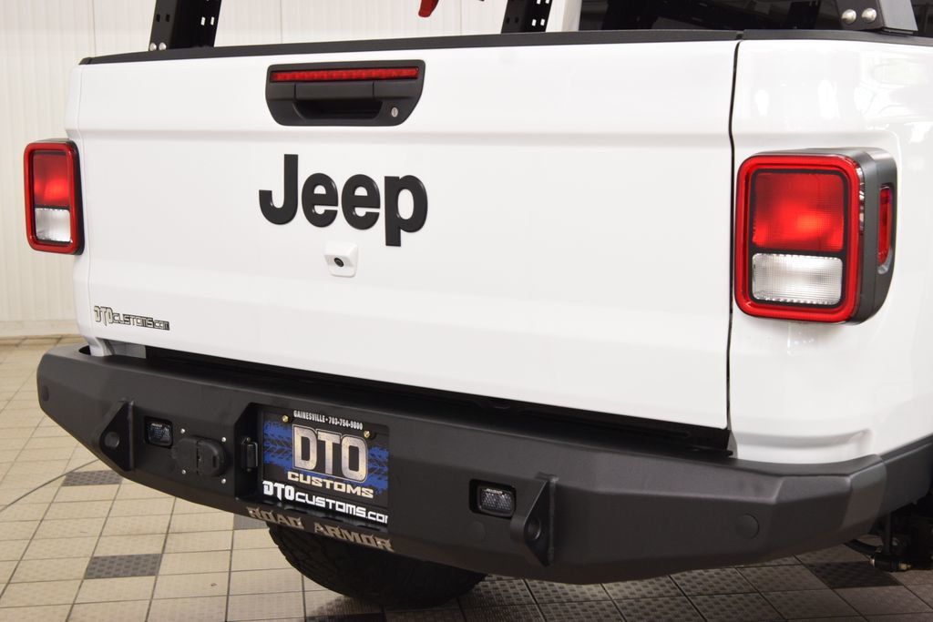 2024 Jeep Gladiator Nighthawk - 22995360 - 19