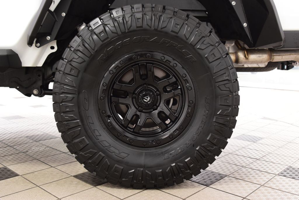2024 Jeep Gladiator Nighthawk - 22995360 - 25