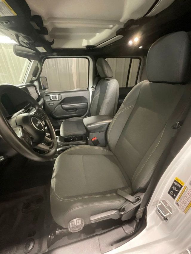 2024 Jeep Gladiator Nighthawk - 22995360 - 28