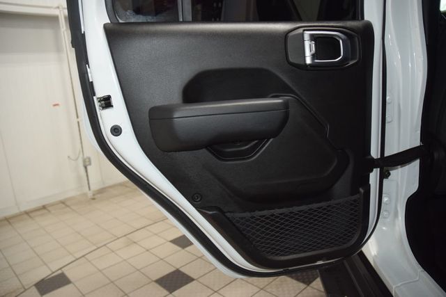 2024 Jeep Gladiator Nighthawk - 22995360 - 38