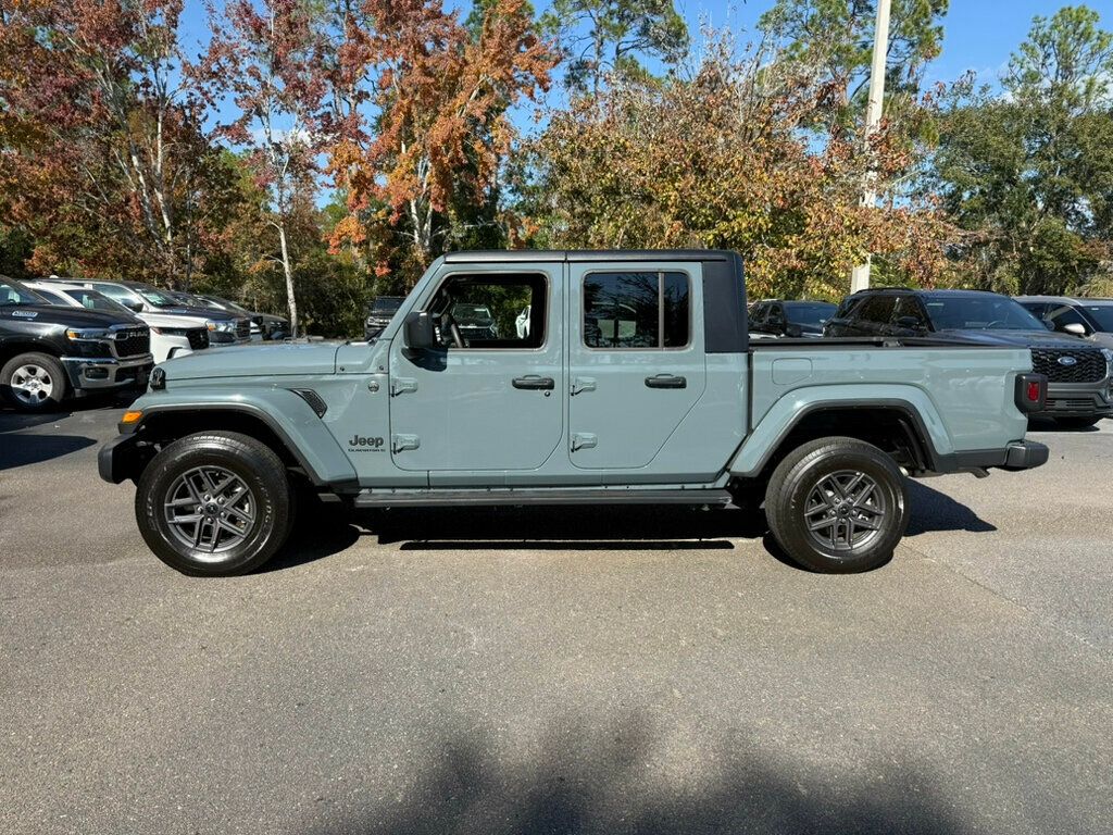 2024 Jeep Gladiator Sport S photo 2