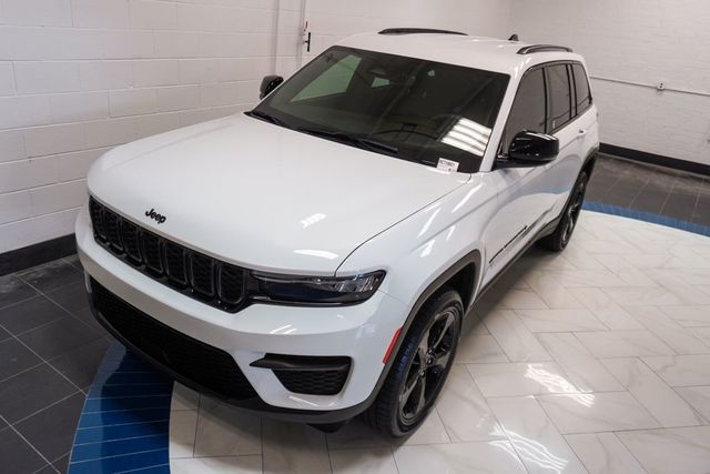 2024 Jeep Grand Cherokee Altitude - 23080502 - 36