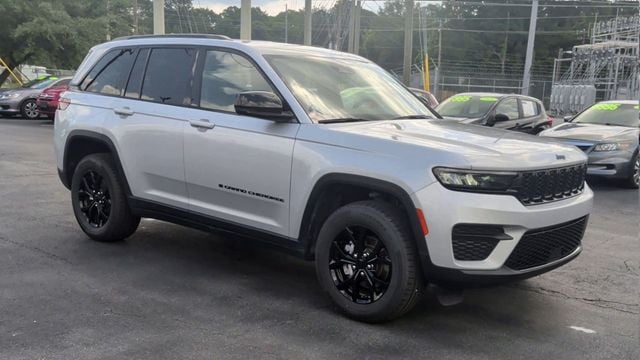 2024 Jeep Grand Cherokee LAREDO - 23045179 - 1