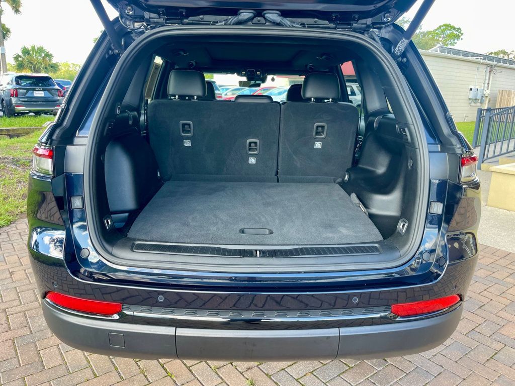 2024 Jeep Grand Cherokee Limited photo 4