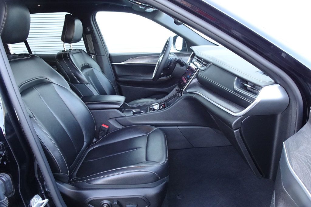 2024 Jeep Cherokee Limited 4xe photo 8
