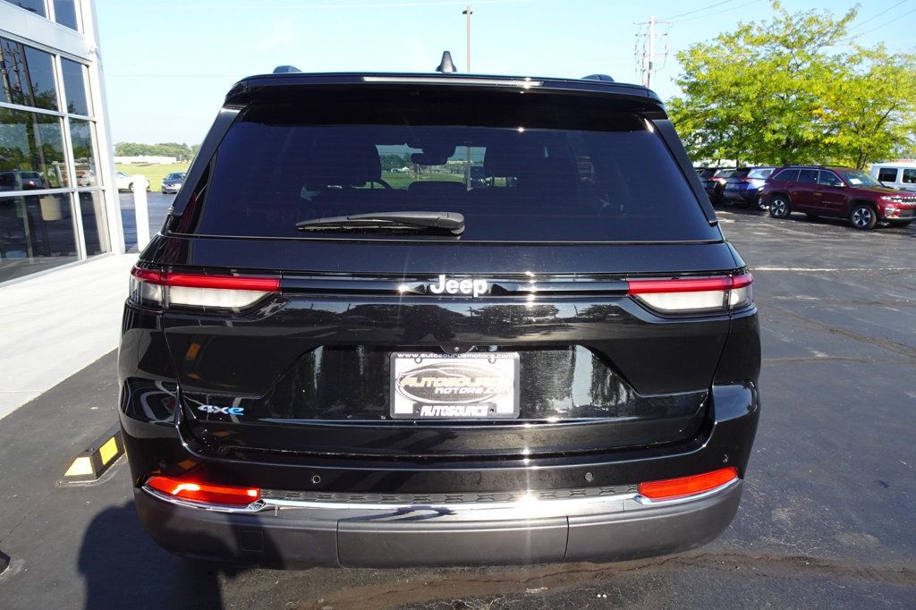2024 Jeep Cherokee Limited 4xe photo 4