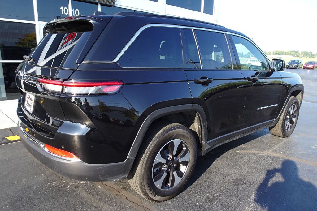 2024 Jeep Cherokee Limited 4xe photo 5
