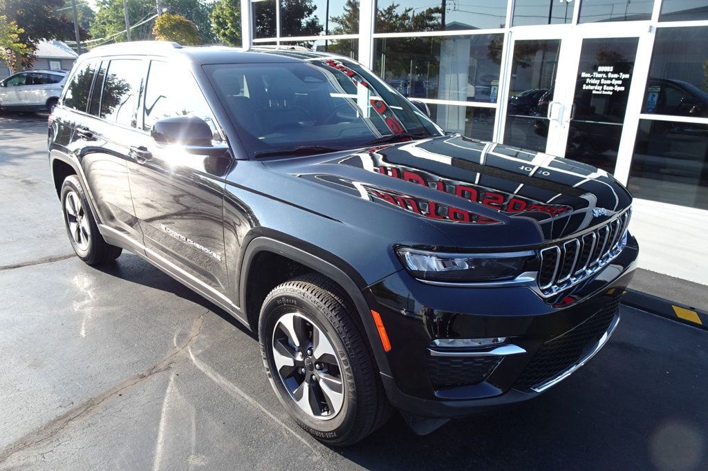 2024 Jeep Cherokee Limited 4xe photo 6
