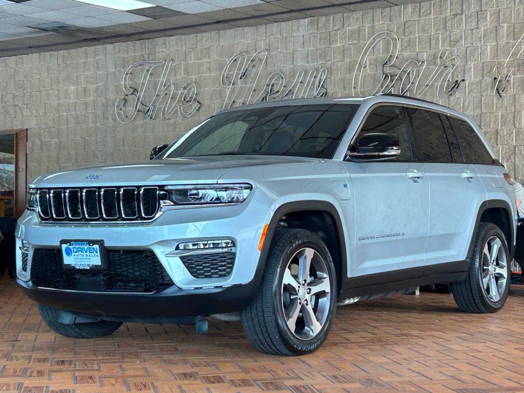 2024 Jeep Cherokee Limited 4xe photo 2