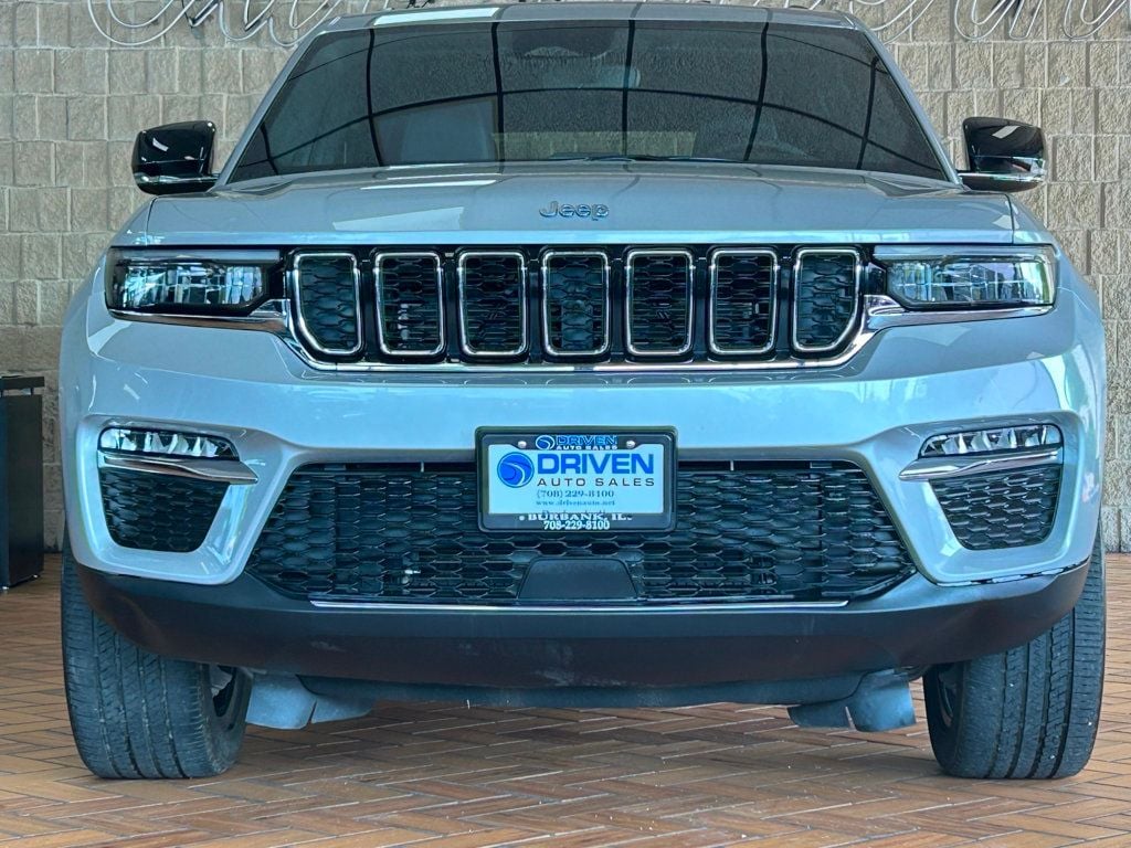 2024 Jeep Cherokee Limited 4xe photo 3