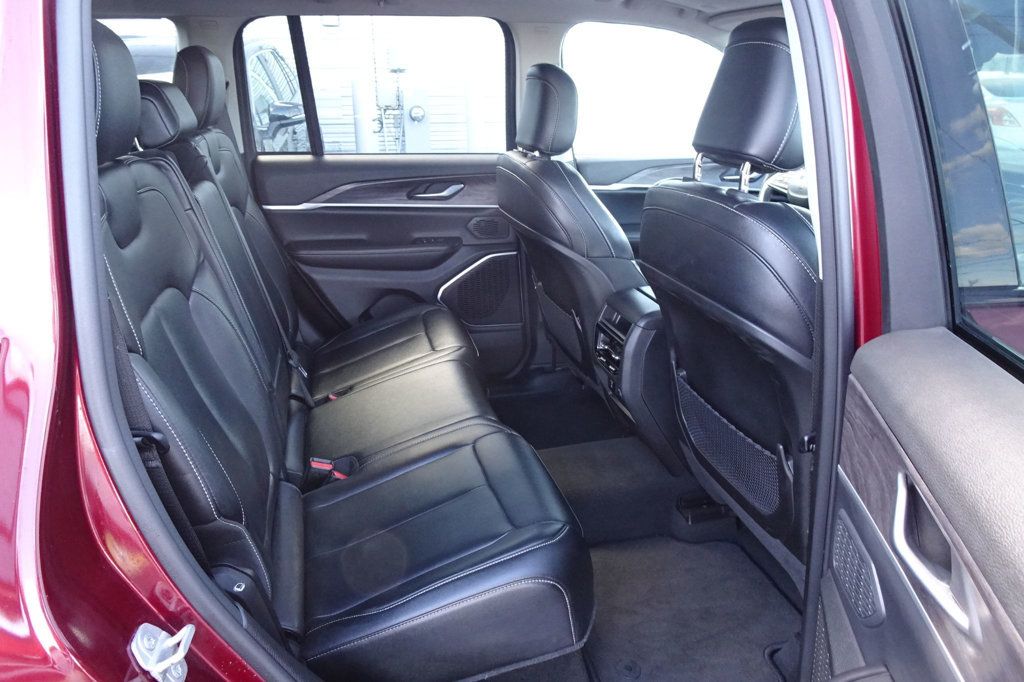 2024 Jeep Cherokee Limited 4xe photo 12