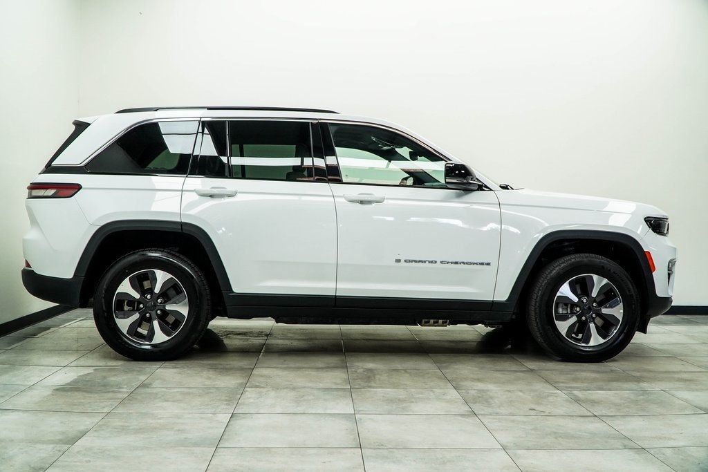 2024 Jeep Cherokee Limited 4xe photo 10