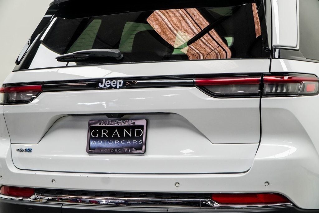 2024 Jeep Cherokee Limited 4xe photo 13