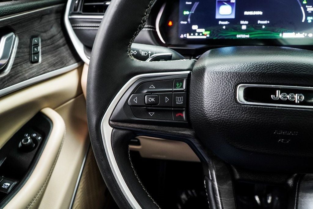 2024 Jeep Cherokee Limited 4xe photo 32