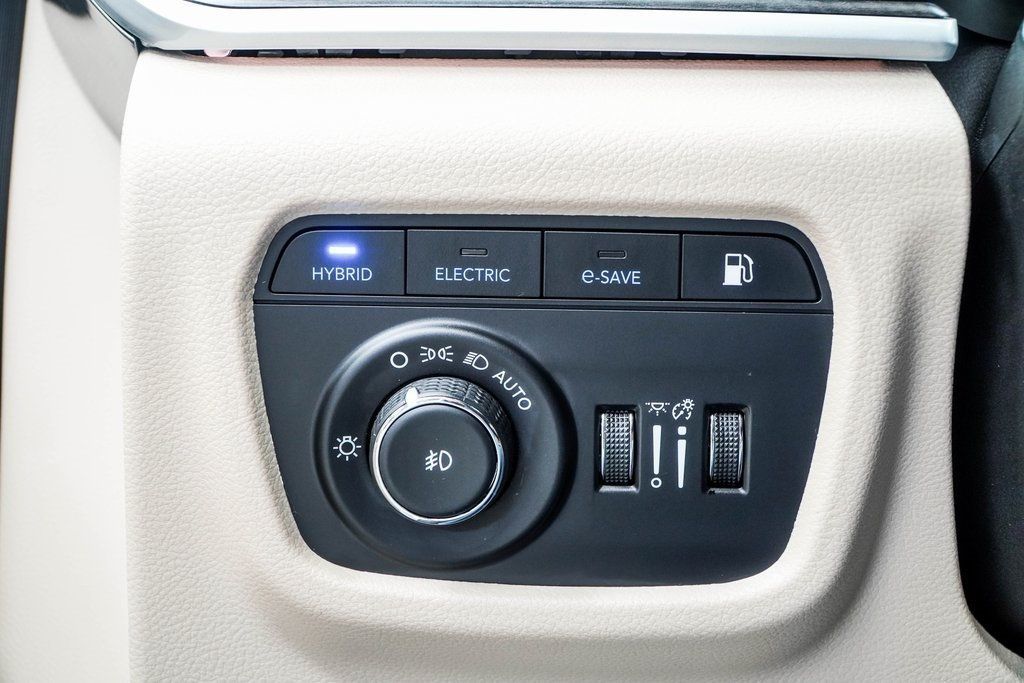 2024 Jeep Cherokee Limited 4xe photo 37