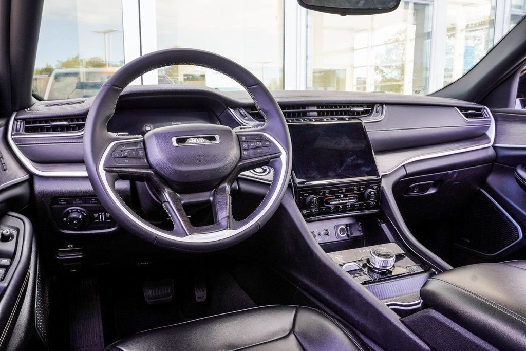 2024 Jeep Cherokee Limited 4xe photo 4