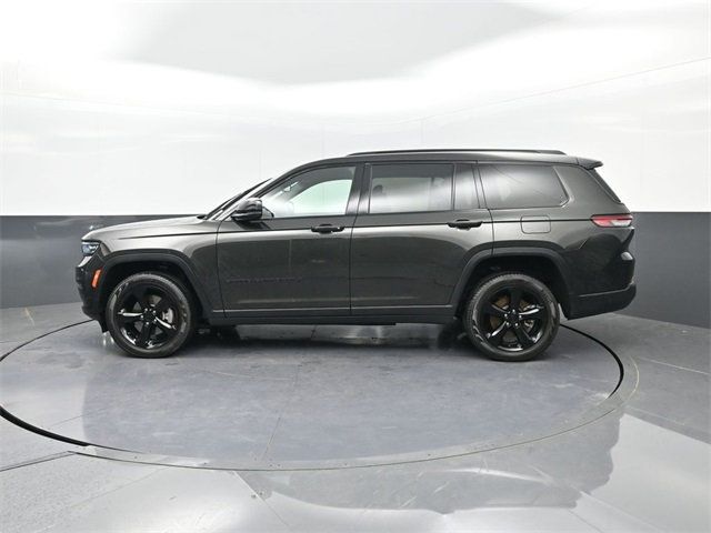 2024 Jeep Grand Cherokee Limited photo 2