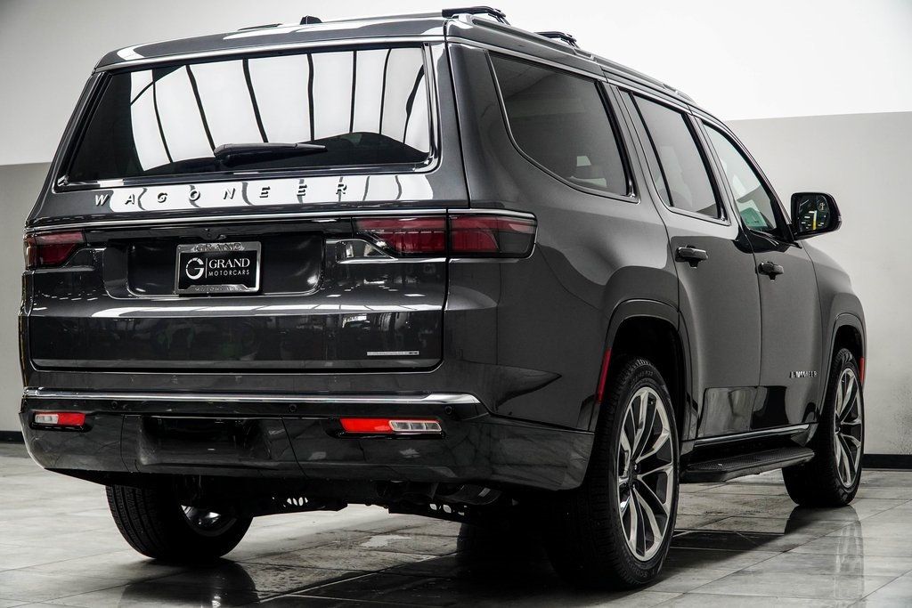 2024 Jeep Wagoneer Series II photo 12