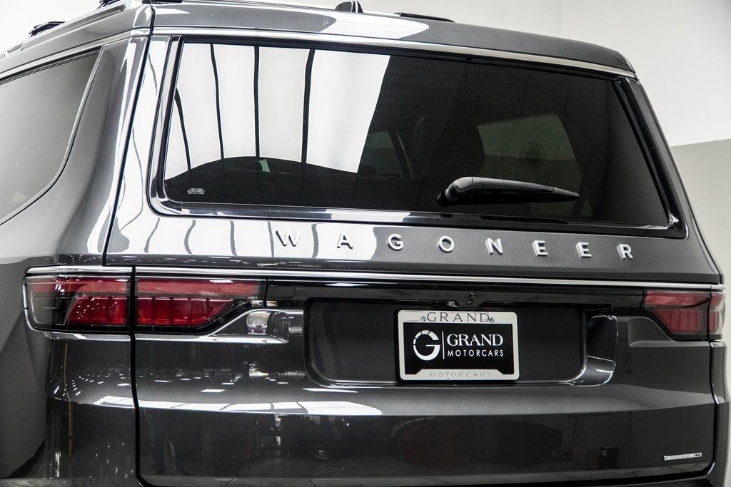 2024 Jeep Wagoneer Series II photo 13