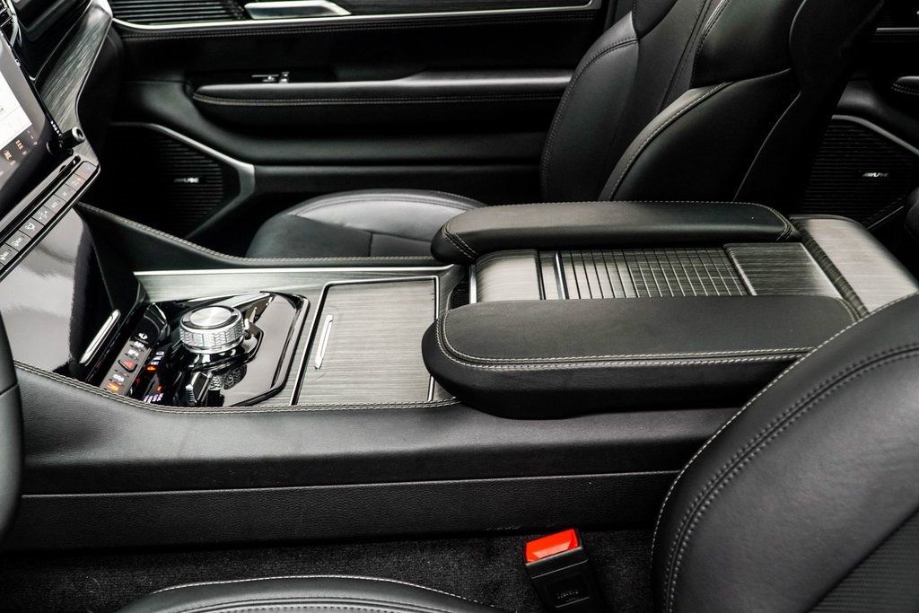 2024 Jeep Wagoneer Series II photo 17
