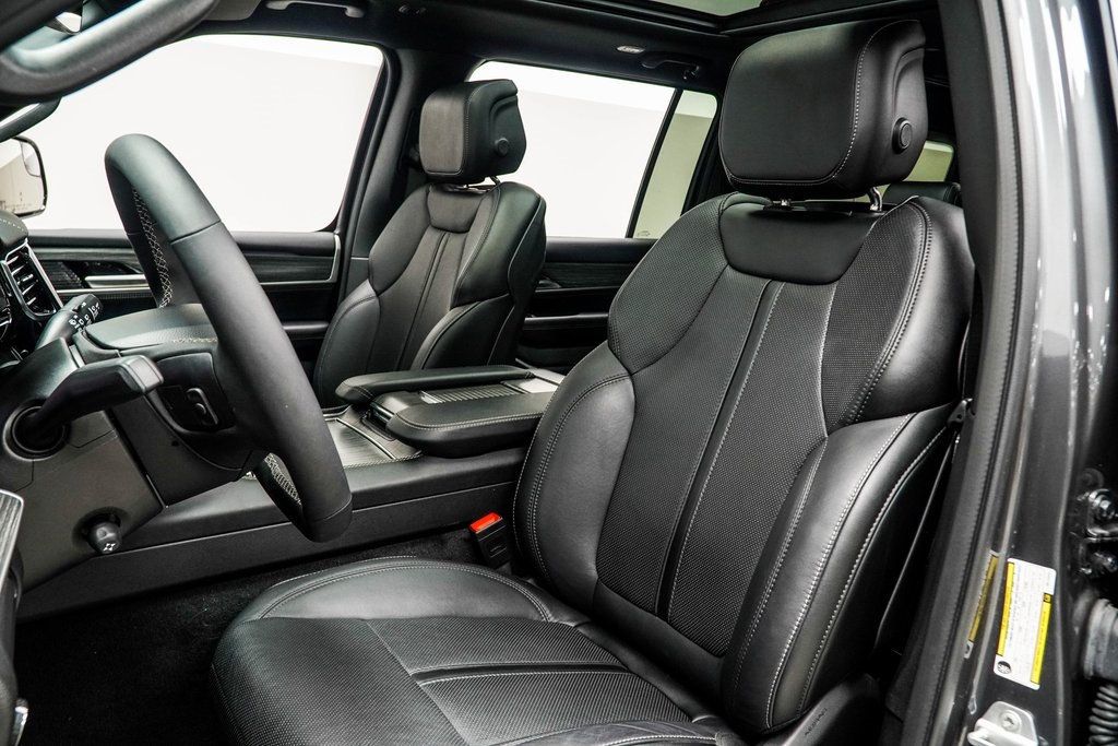 2024 Jeep Wagoneer Series II photo 32