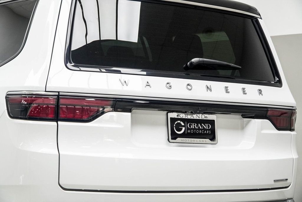 2024 Jeep Wagoneer Series II photo 13