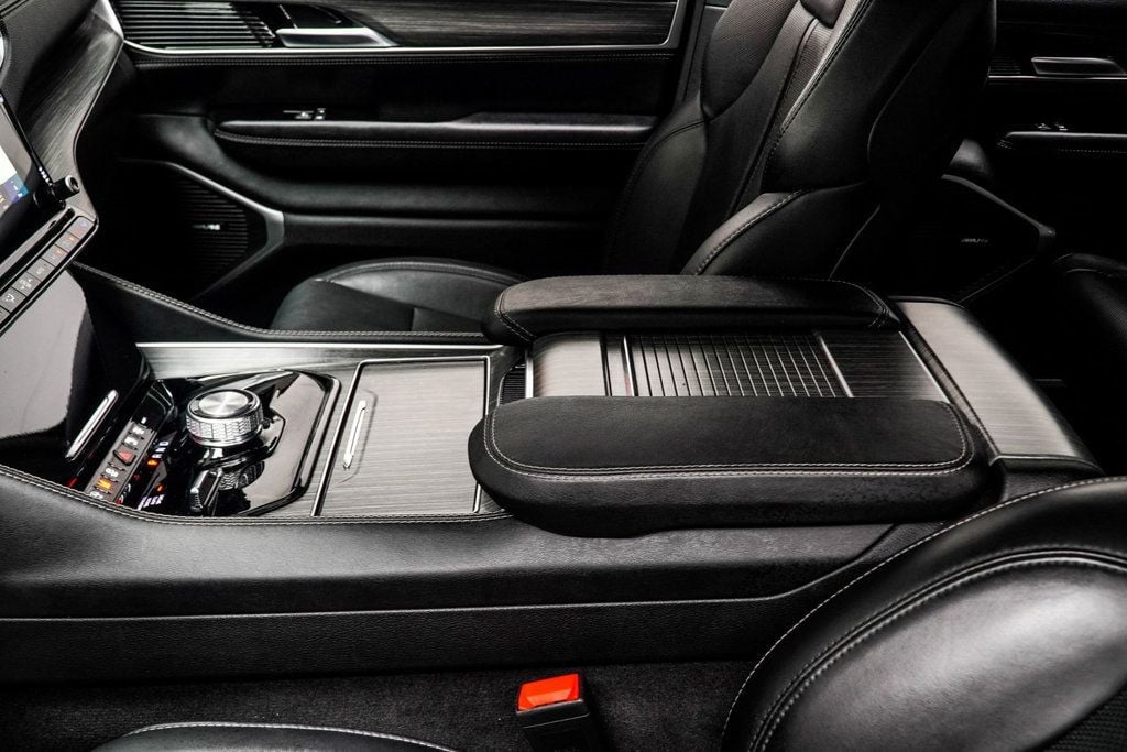 2024 Jeep Wagoneer Series II photo 17