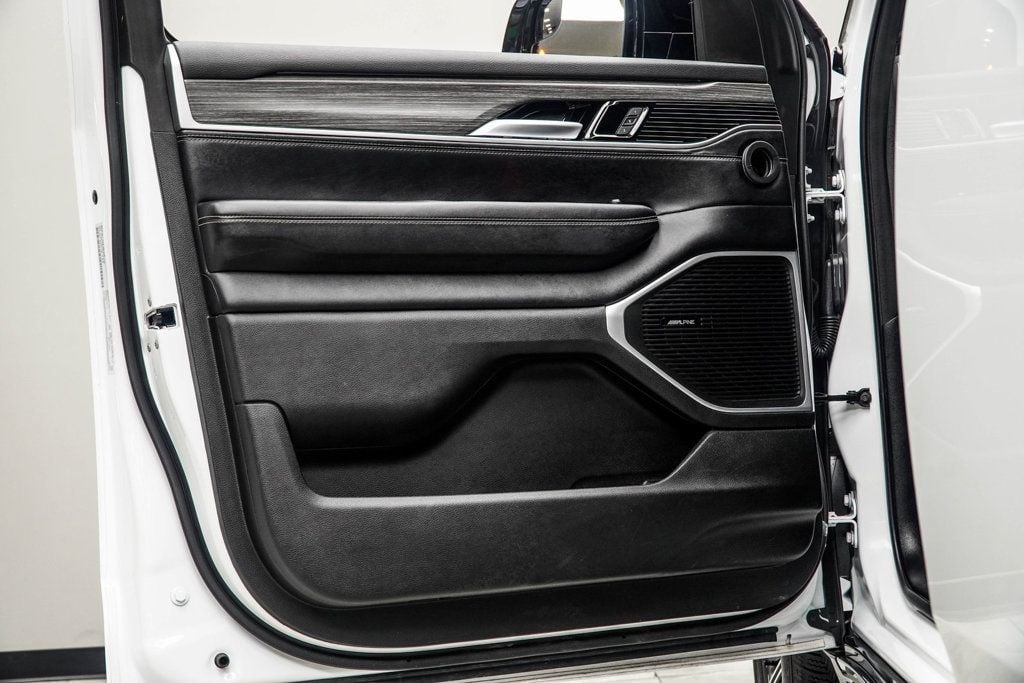 2024 Jeep Wagoneer Series II photo 26