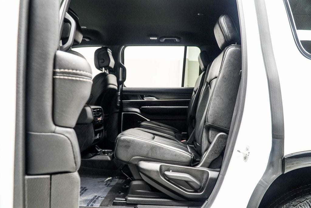 2024 Jeep Wagoneer Series II photo 31