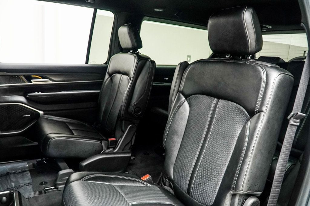 2024 Jeep Wagoneer Series II photo 33