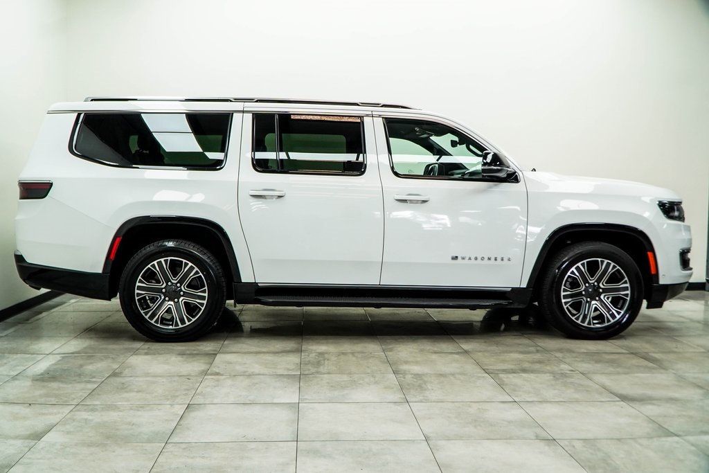 2024 Jeep Wagoneer L Series II photo 10