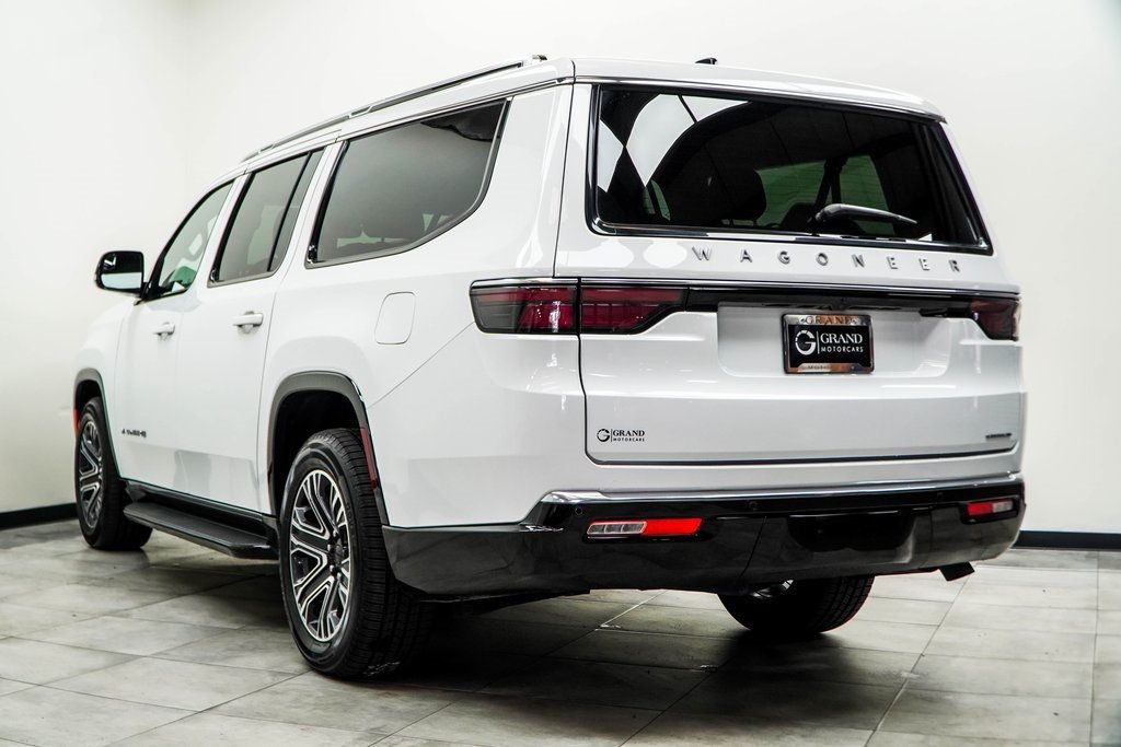 2024 Jeep Wagoneer L Series II photo 11