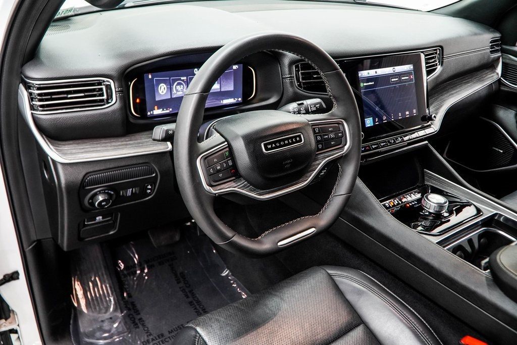 2024 Jeep Wagoneer L Series II photo 15
