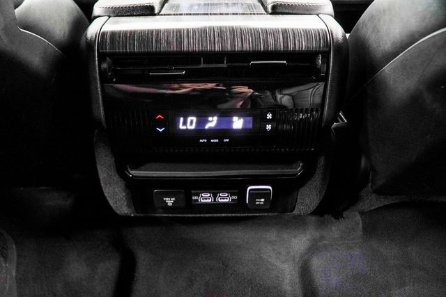 2024 Jeep Wagoneer L Series II - 22896656 - 19