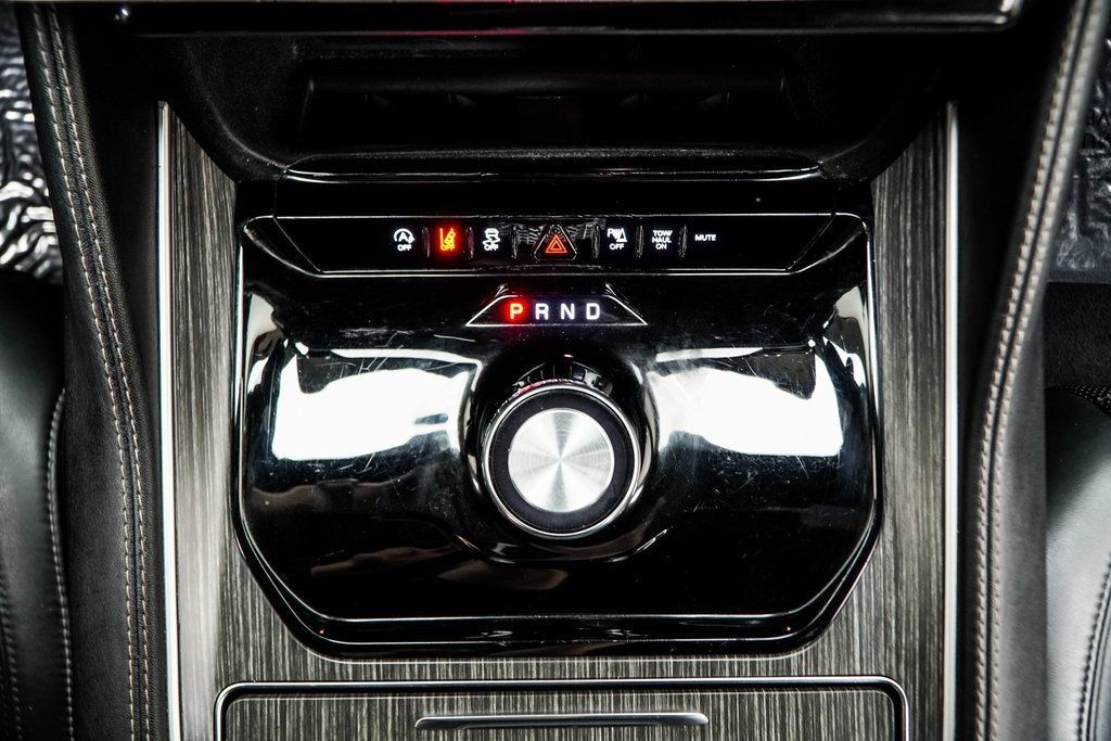 2024 Jeep Wagoneer L Series II photo 21