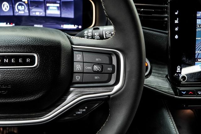 2024 Jeep Wagoneer L Series II - 22896656 - 29