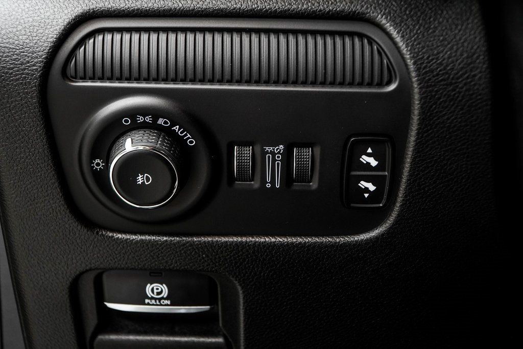 2024 Jeep Wagoneer L Series II photo 35